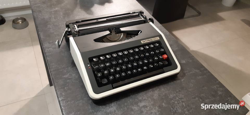 Maszyna do pisania Privileg 260T niemiecka Ząbki