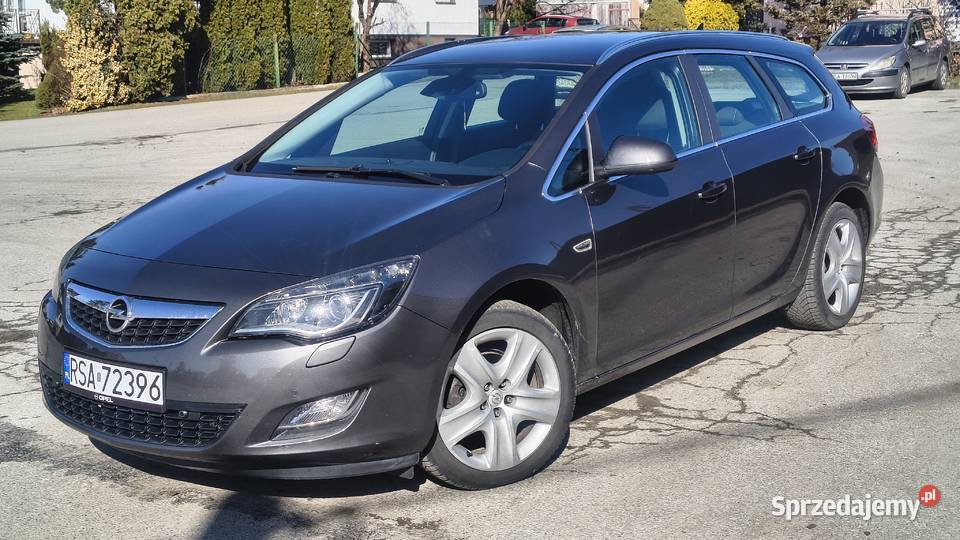 Opel Astra J 14 T 2010 Sportstourer Szczawne