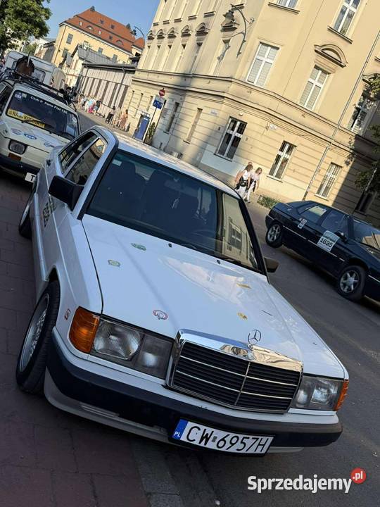 Mercedes w201 18 Benzyna 1991 nieuszkodzony
