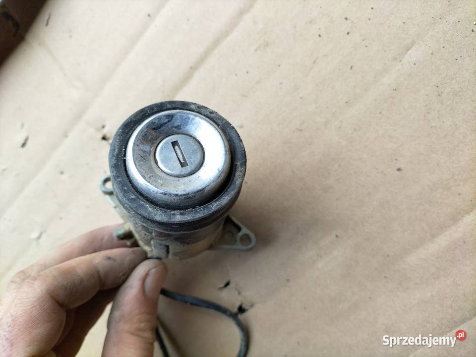 AUDI 80 B4 80B4 SEDAN WKŁADKA ZAMEK KLAPY Pozostałe Kamień-Kolonia sprzedam