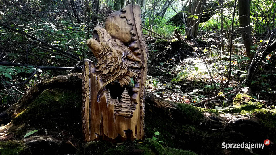 Wilk w pełni Płaskorzeźba w drewnie Jasienica Rosielna