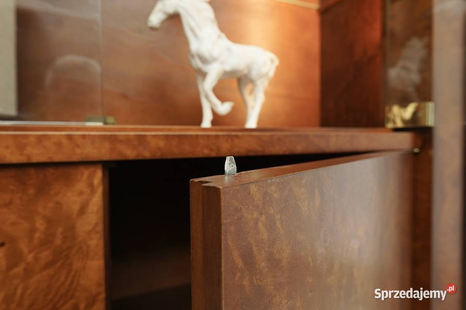 Zabytkowa podświetlana witryna art deco Jerka