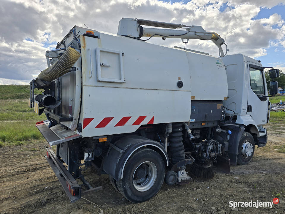 Zamiatarka RENAULT Midlum 2012 r 105 731 Czarne