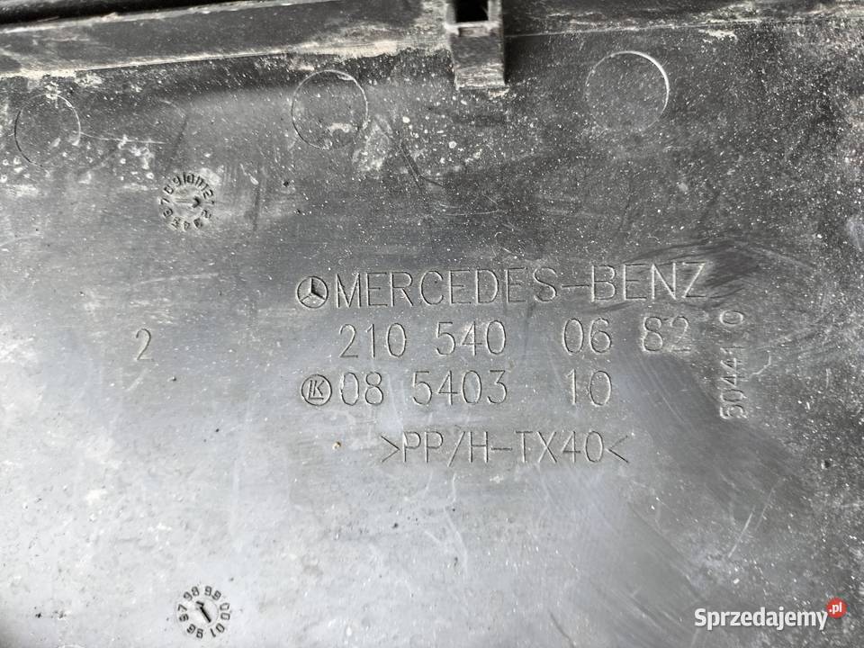 Mercedes W210 W 210 2105400682 POKRYWA GÓRN osobowe Kamień-Kolonia