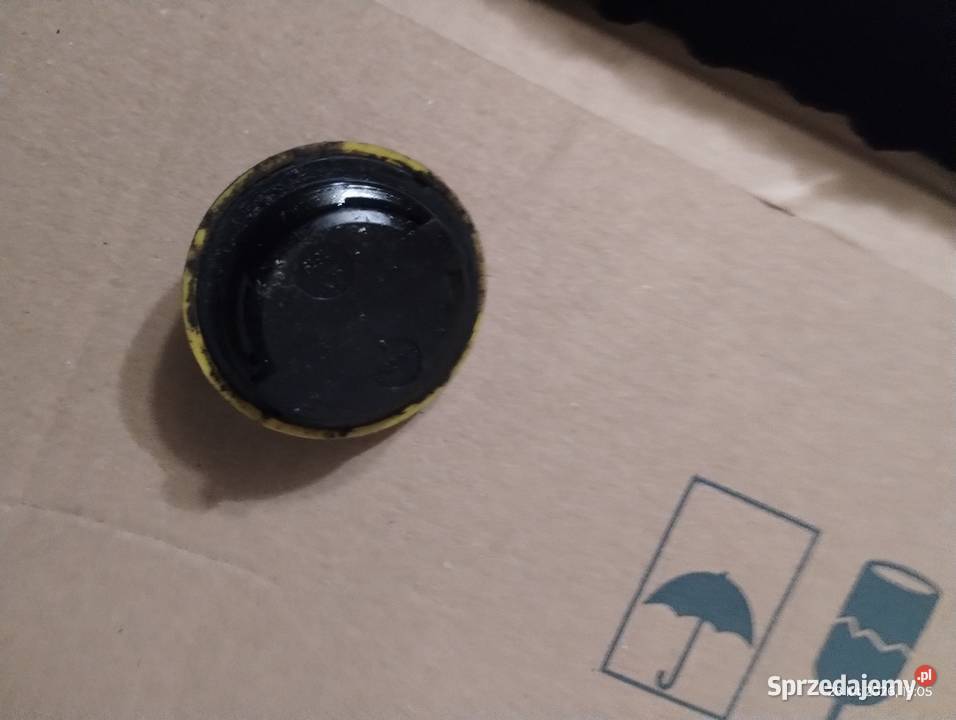 Sprzedam korek oleju Korki wlewu Mosina