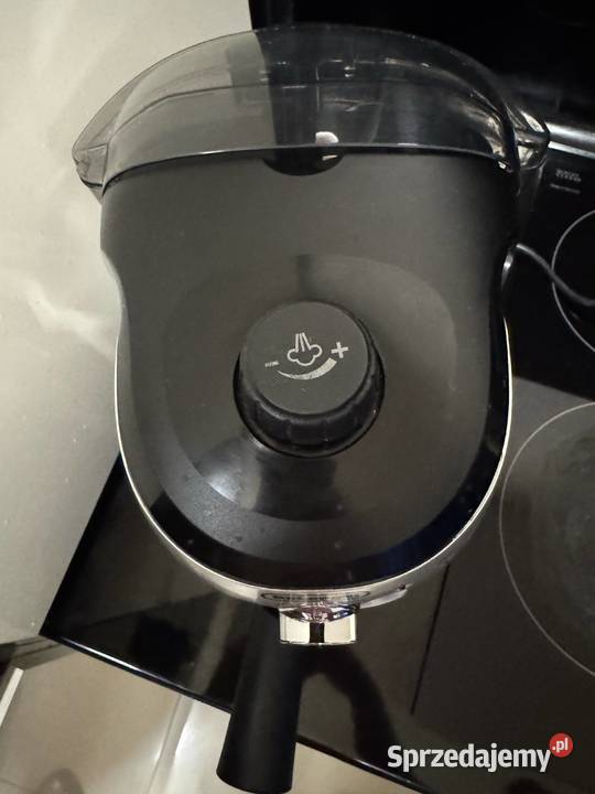 Kolbowy ekspres do kawy ciśnieniowy DeLonghi EC
