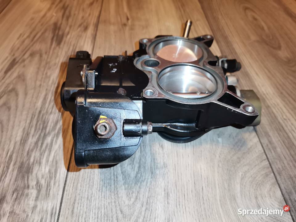 PRZEPUSTNICA AUDI S4S6 C4V8 D113642 32V kolektory ssące Trzeciewiec