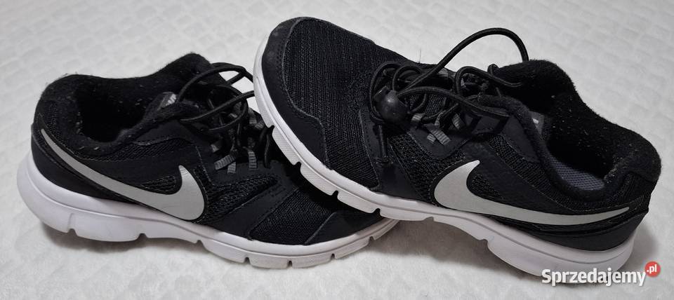 Buty sportowe chłopięce Nike 355 23 czarne sprzedam