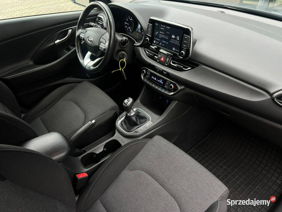 Hyundai i30 15 DPI 110 Comfort Pakiet Zimowy Samochody osobowe