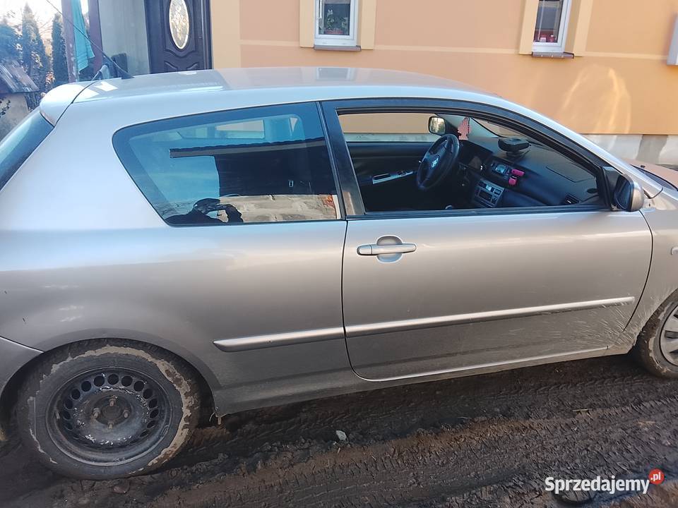 Sprzedam Toyotę Corollę e12