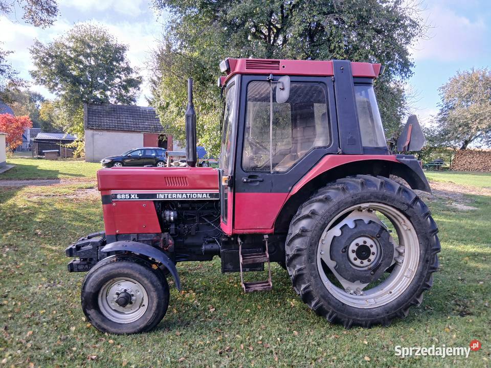 Ciągnik rolniczy Case 685 XL 1989 Hostynne-Kolonia