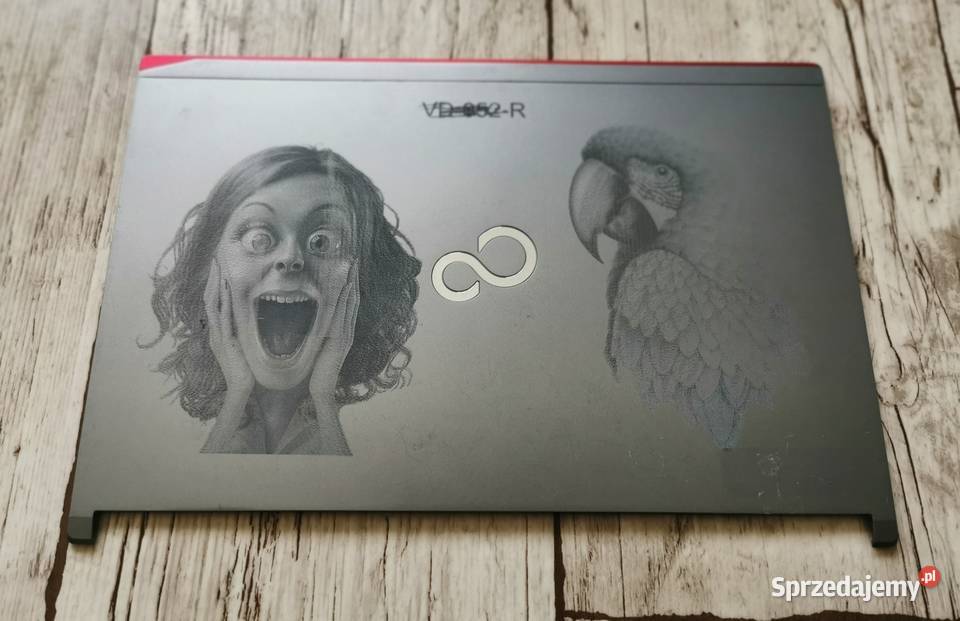 Personalizacja laptopa kompa grawer na klapie Jankowice sprzedam