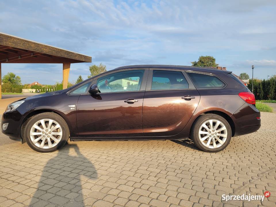 Opel Astra J Sports Tourer 150 Jahre 14 turbo 140KM