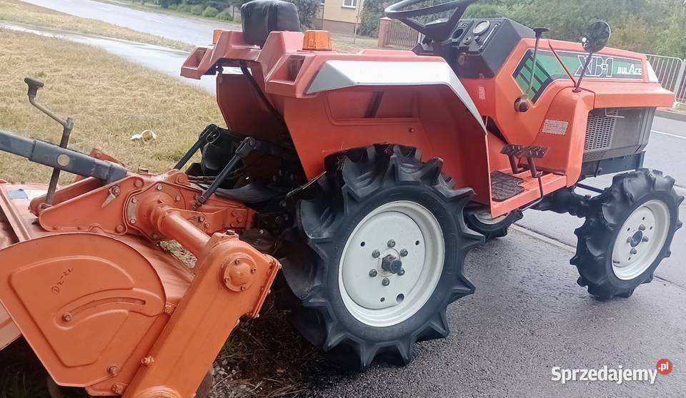 Ciągnik mini traktor ogrodniczy Kubota