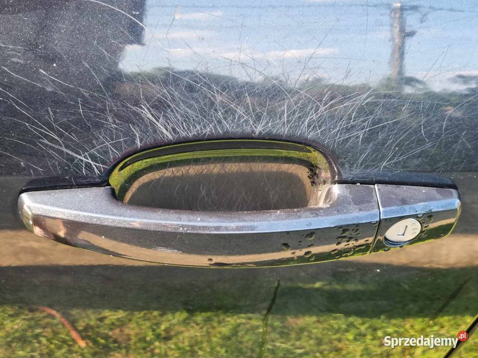 oferuje na sprzedaż auto Borowe