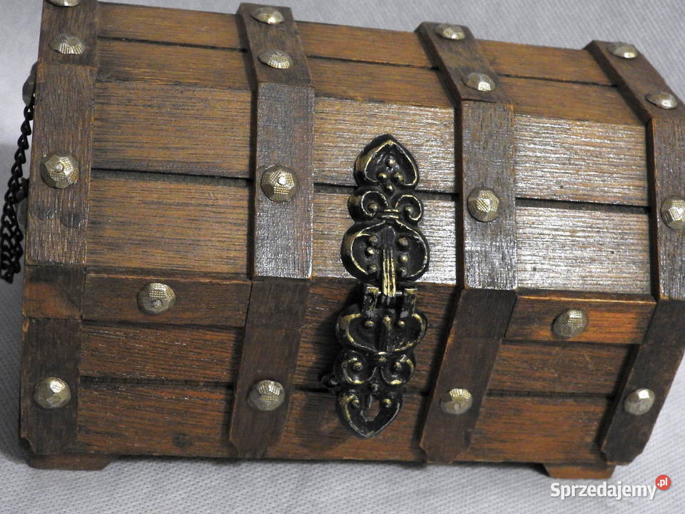 Drewniany kufer z metalowymi okuciami kujawsko-pomorskie Inowrocław
