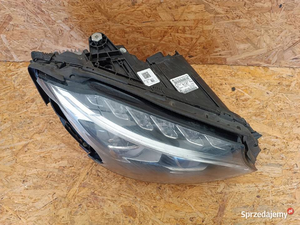 LAMPA PRAWY PRZÓD REFLEKTOR EU A2059068002 osobowe