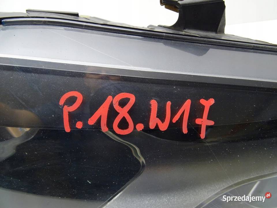 LAMPA REFLEKTOR PRAWA PRAWY PRZÓD PRZEDNIA VW