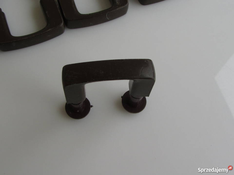 Uchwyty meblowe gałki z tworzywa kolor brązowy 8 Olecko