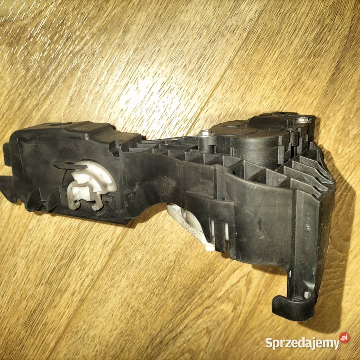 Nastawnik nagrzewnicy zimneciepłe BMW E81 E82 Poręba sprzedam