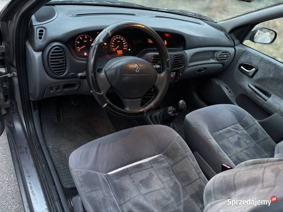 Renault Megane 14 benzyna 2001r 5 drzwi hak Megane Grodziec