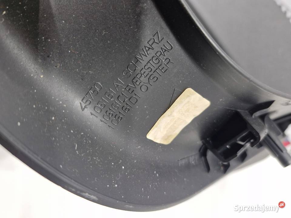 BMW X1 F48 OBUDOWA TYLNEJ KLAPY BAGAŻNIKA Osłony i zaślepki