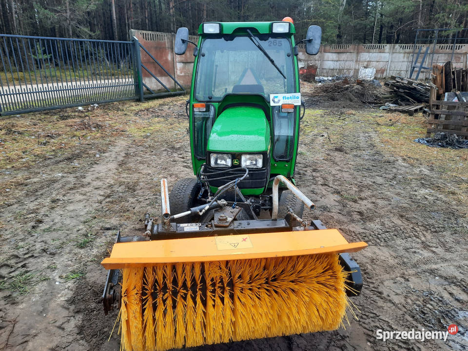 Mini ciągnik JOHN DEERE 4110 4x4 szczotka Korpele