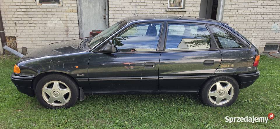 Opel Astra 14 benzyna z klimatyzacja garażowany nieuszkodzony Rzeszów