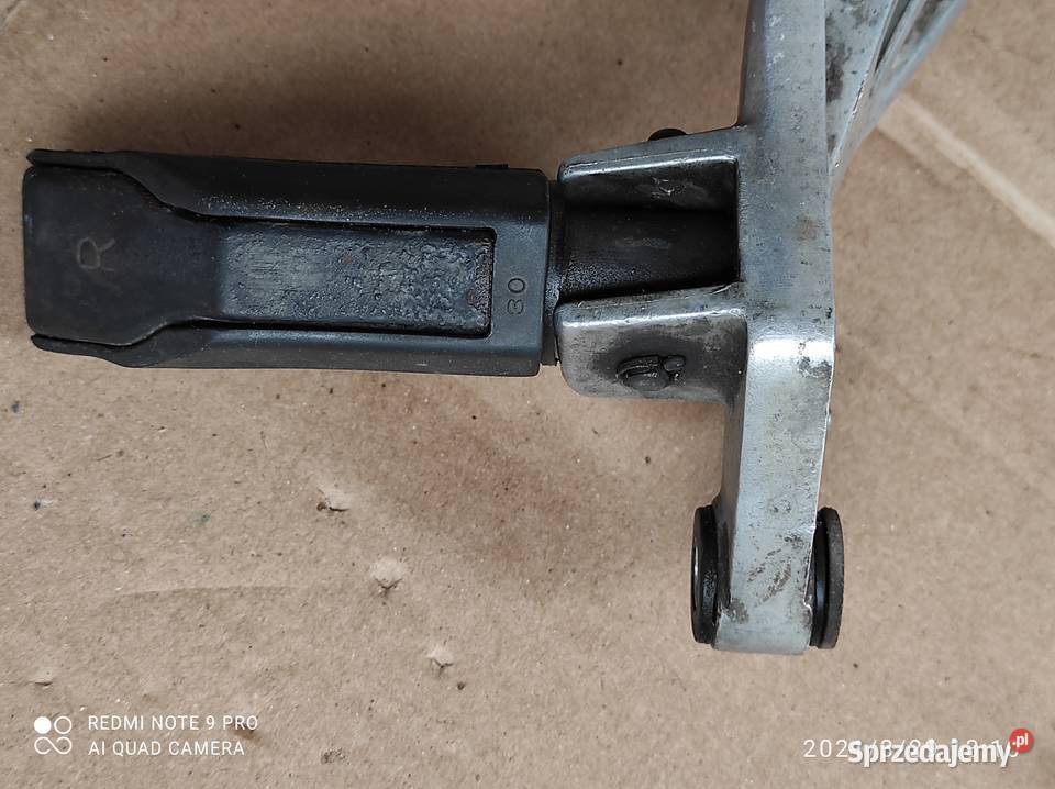 Honda CBR 125 JC 39 sety set tył podnóżek stopka Warszawa