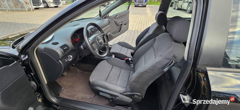 AUDI A3 16MPi LIFCIE KLIMATRONICSPRAWNY MOŻLIWA Rok produkcji 2002 Świdnik