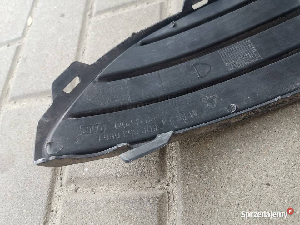 Zaślepka kratka prawa zderzaka Vw polo 0509 Pozostałe
