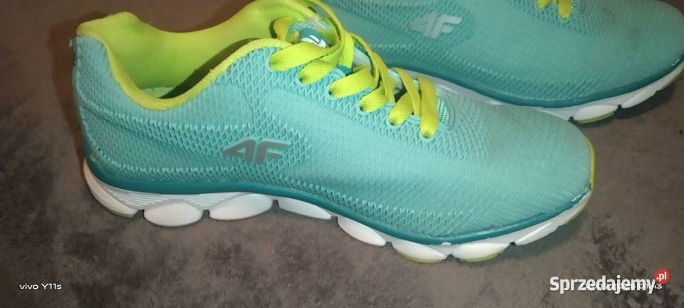 Sprzedam damskie buty firmy 4F Stan idealny nowe Września