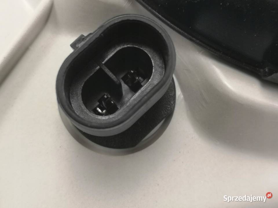 LAMPA PRAWY PRZÓD OPEL ASTRA F 2001 MAGNETI lubelskie