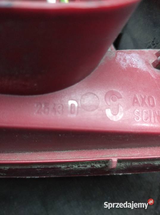 Peugeot 607 lampa prawy tył w klapę