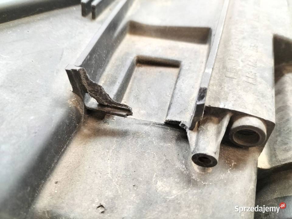 LAMPA PRZÓD LEWA FULL LED LEKKO USZKODZONA