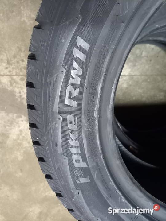 2x Opona NIEUŻYWANA ZIMOWA 23560R17 HANKOOK 319 Zaścianki