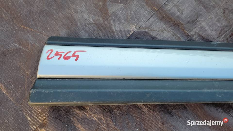 LISTWA DRZWI PRAWY PRZÓD MITSUBISHI OUTLANDER Ruda Śląska sprzedam