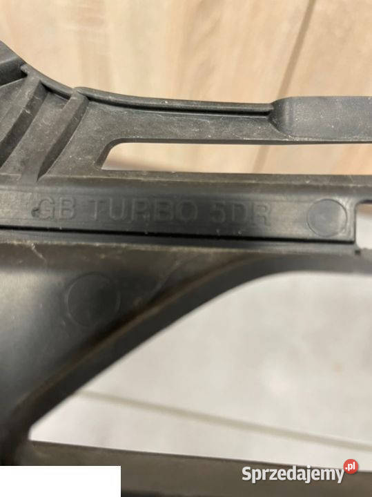 Hyundai i20 kratka zderzak przód 14 osobowe Karoseria lubelskie Kozubszczyzna