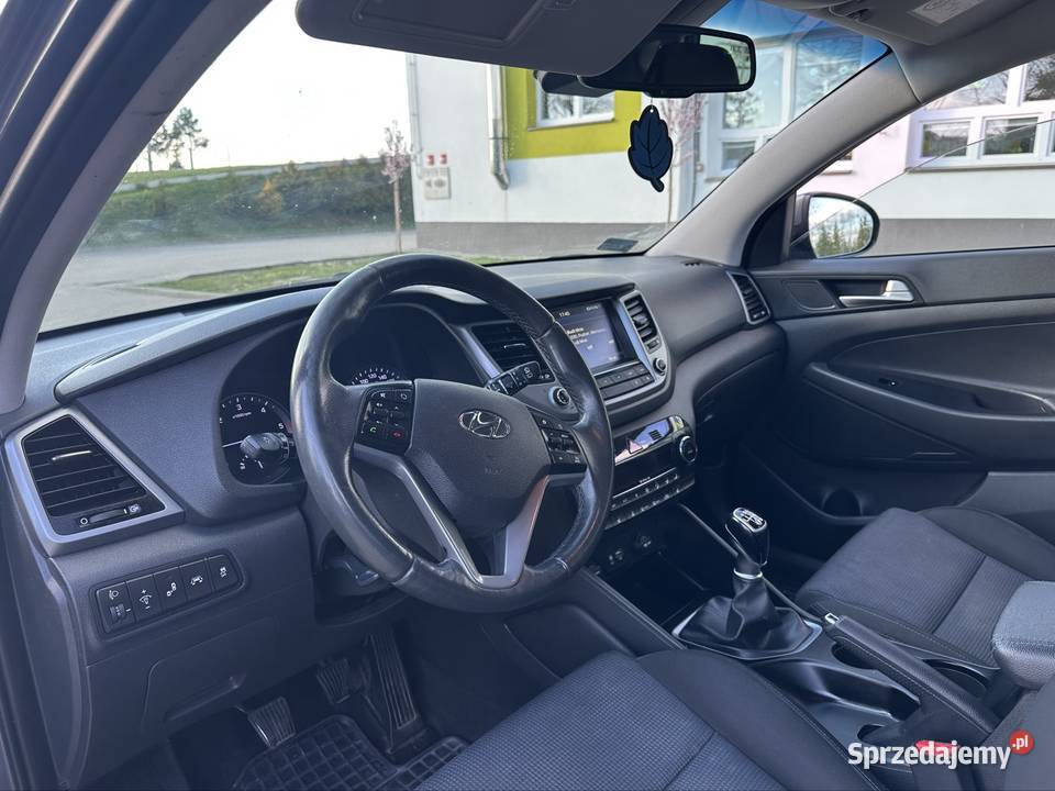 Hyundai Tucson 2015 17 CRDI bogata niski