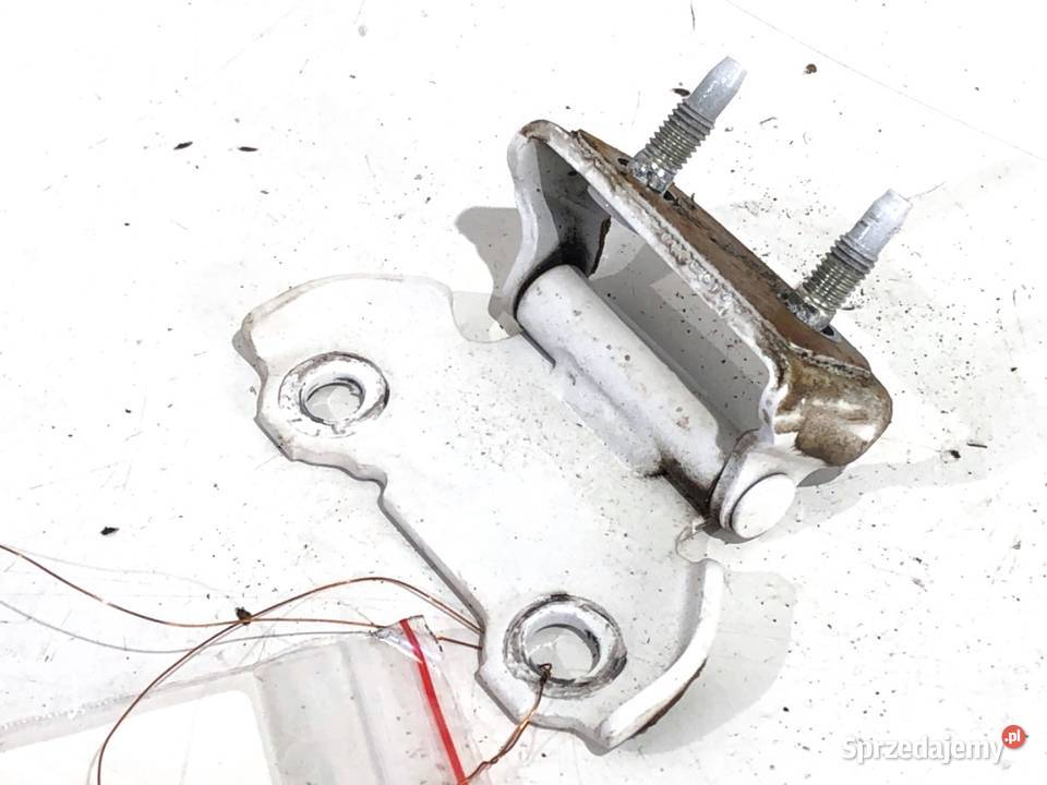 ZAWIAS KLAPY PRAWY TYŁ TOYOTA COROLLA E21 Kombi Zawiasy, bolce i prowadnice Karoseria sprzedam
