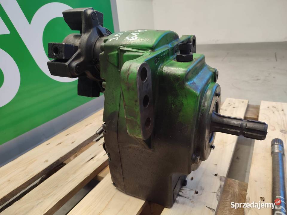 Przedni WOM John Deere 6175M CE31768 Pozostałe