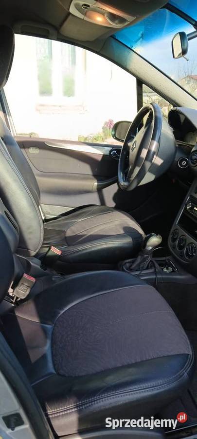 Sprzedam Mercedes Benz A190 lakier metallic Sandomierz