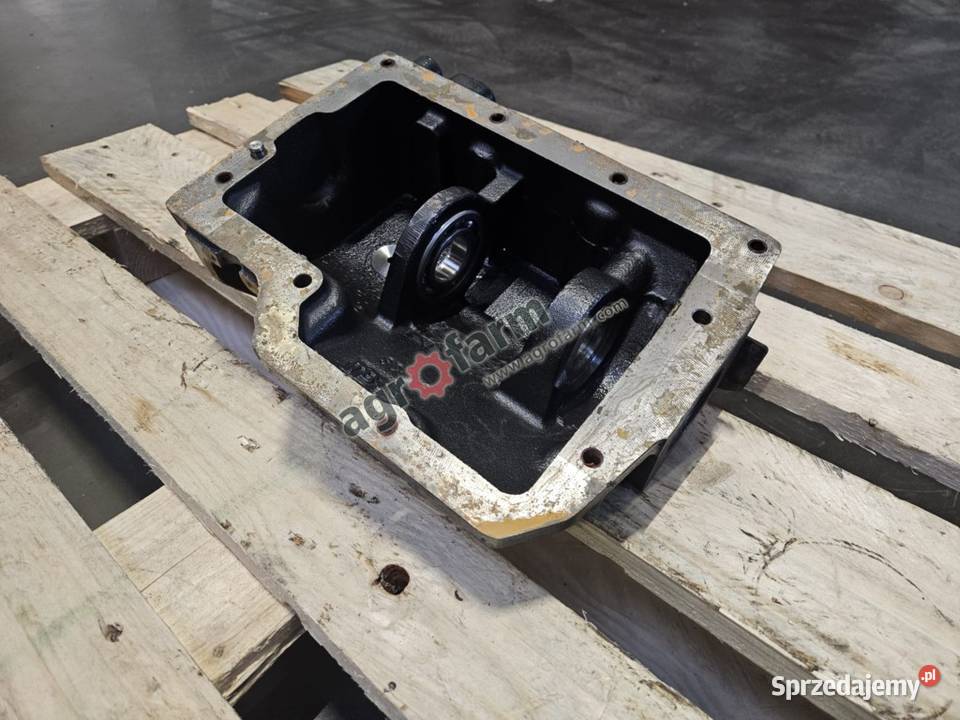 Obudowa przystawki Holland T490N T100N Byków