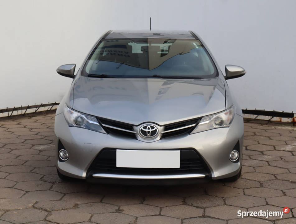 Toyota Auris 16 Valvematic wielofunkcyjna kierownica Auris Łódź