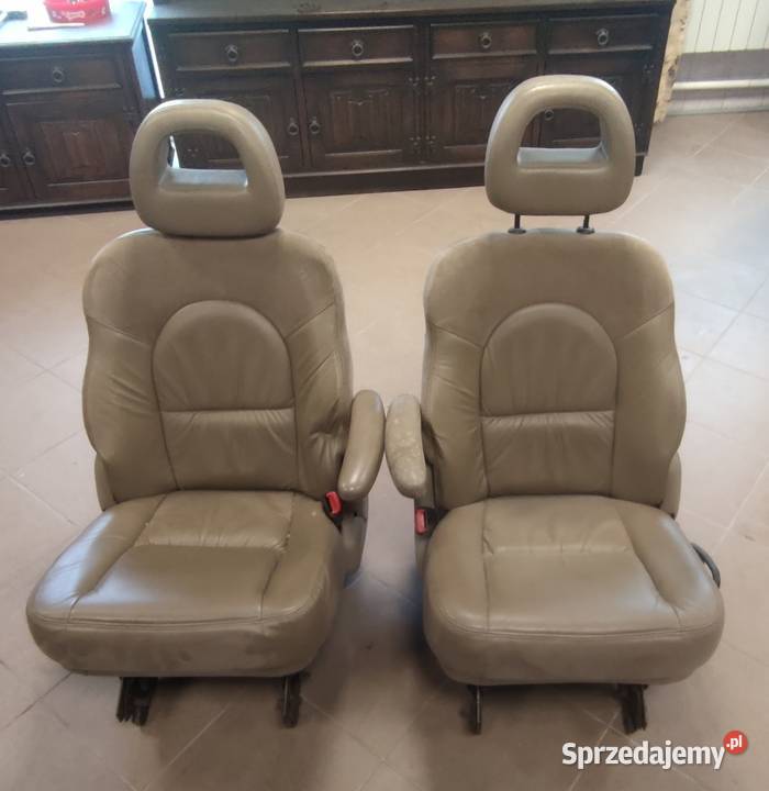 Fotele kapitanskie 3 rząd skóra do chryslera lubelskie Puławy