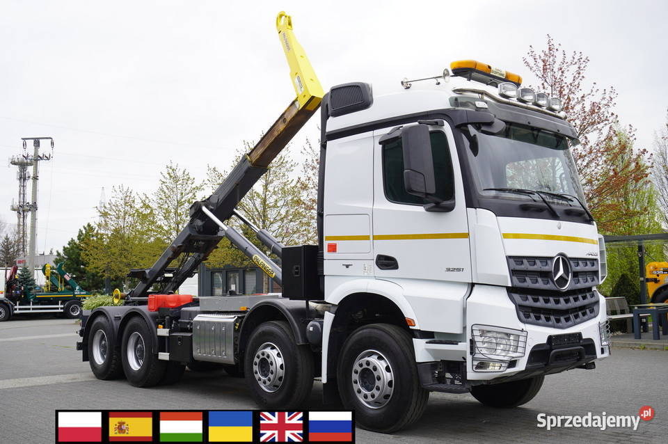 MercedesBenz Arocs 3251 8x4 Hakowiec Palfinger biały Kraków