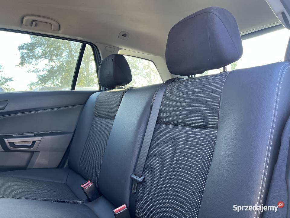 Opel Astra 2010 Kombi Warszawa sprzedam
