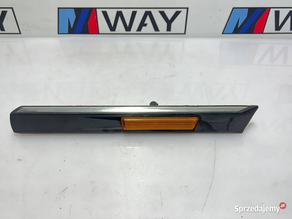 BMW E38 LISTWA OZDOBNA BŁOTNIKA PRZEDNIEGO PRAWA osobowe