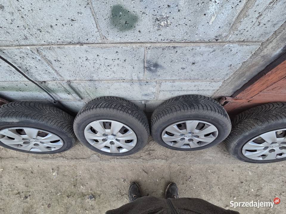 Opony całoroczne na felgach stalowych Hyundai Ciechanowiec