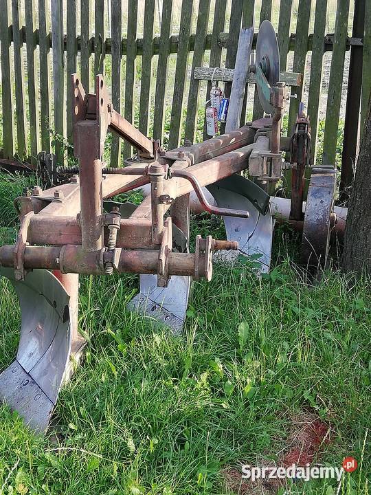Pług 3skibowy w oryginale odkładnie półśrubowe